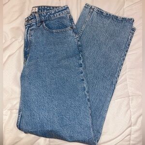 Abercrombie Curve Love 90s Relaxed Jean High Rise